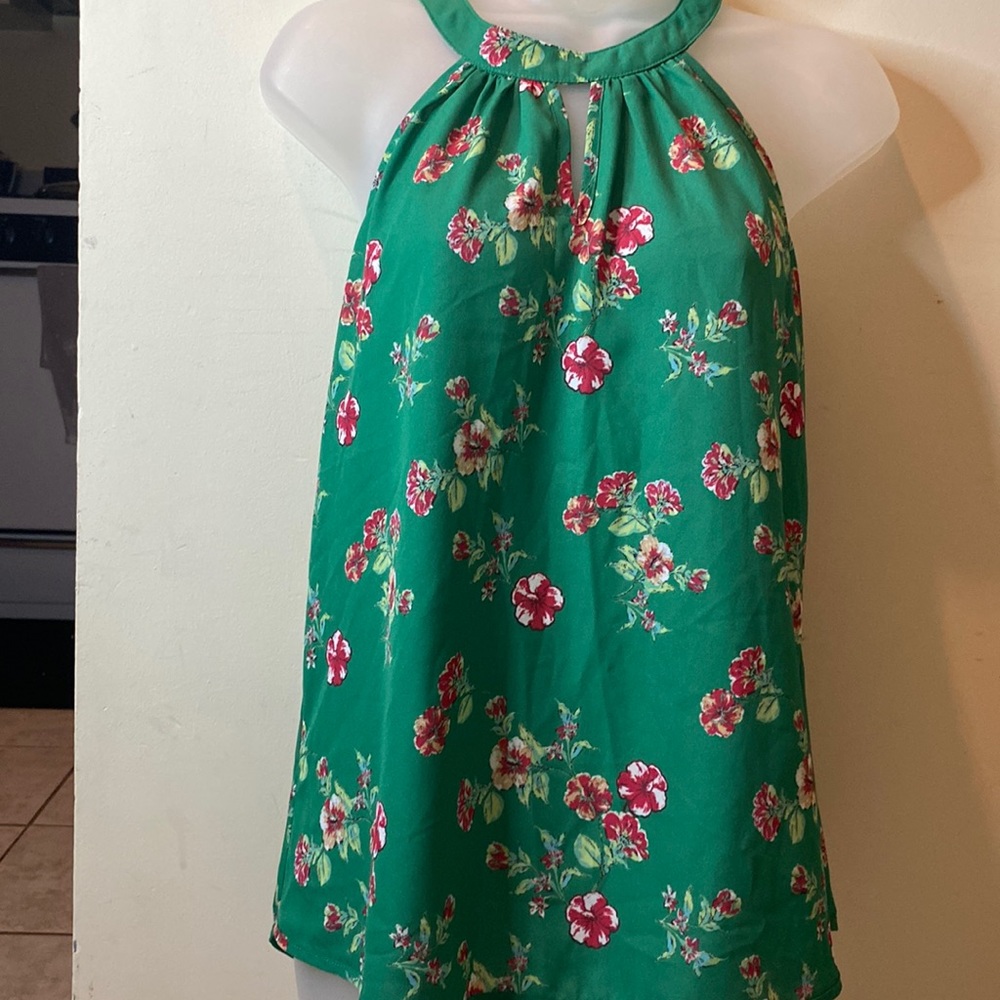 Flower print sleeveless blouse